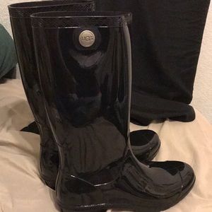 NEW! UGG RAIN BOOTS!
